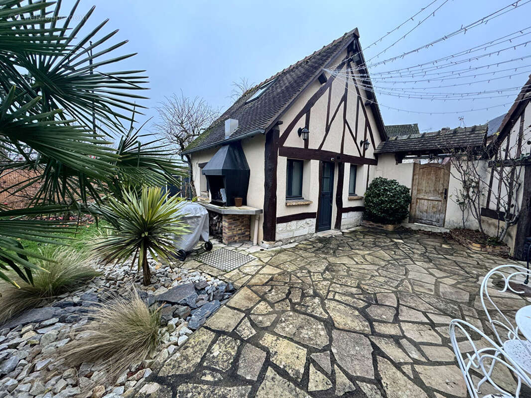Maison à FRENEUSE