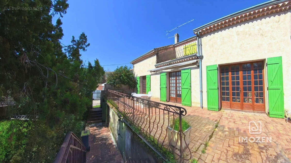 Maison T5 de 174 m2 Carrez - 327m2 de terrain - photo 2