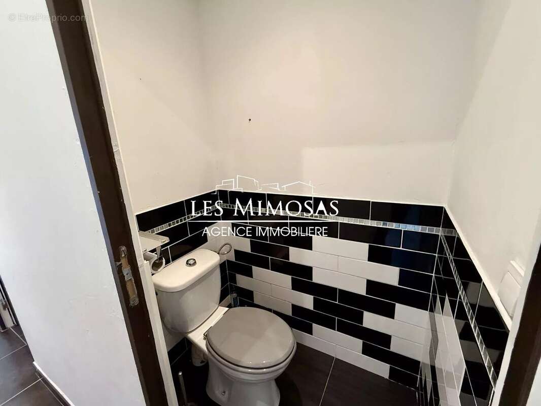 Maison à ROQUEBRUNE-SUR-ARGENS