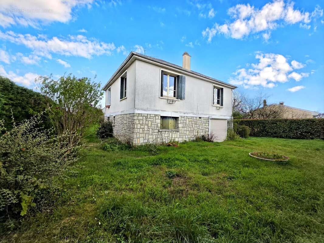 Maison à AMILLY