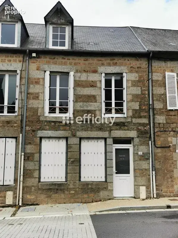 Maison à SAINT-SEVER-CALVADOS