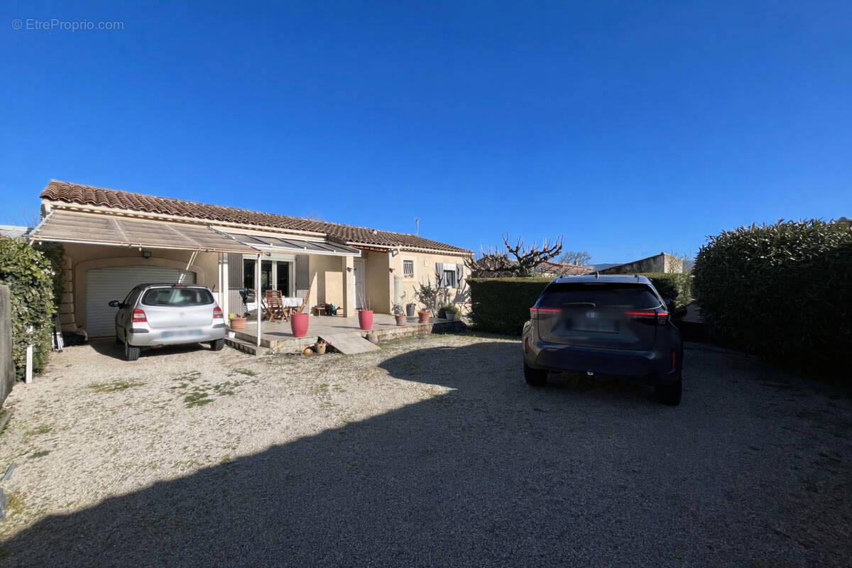 Maison à L'ISLE-SUR-LA-SORGUE