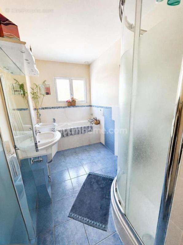  Maison de caractère 189 m² – 4/5 chambres – Jardin – Quartier Saint-Cybard à Angoulême  - photo 8