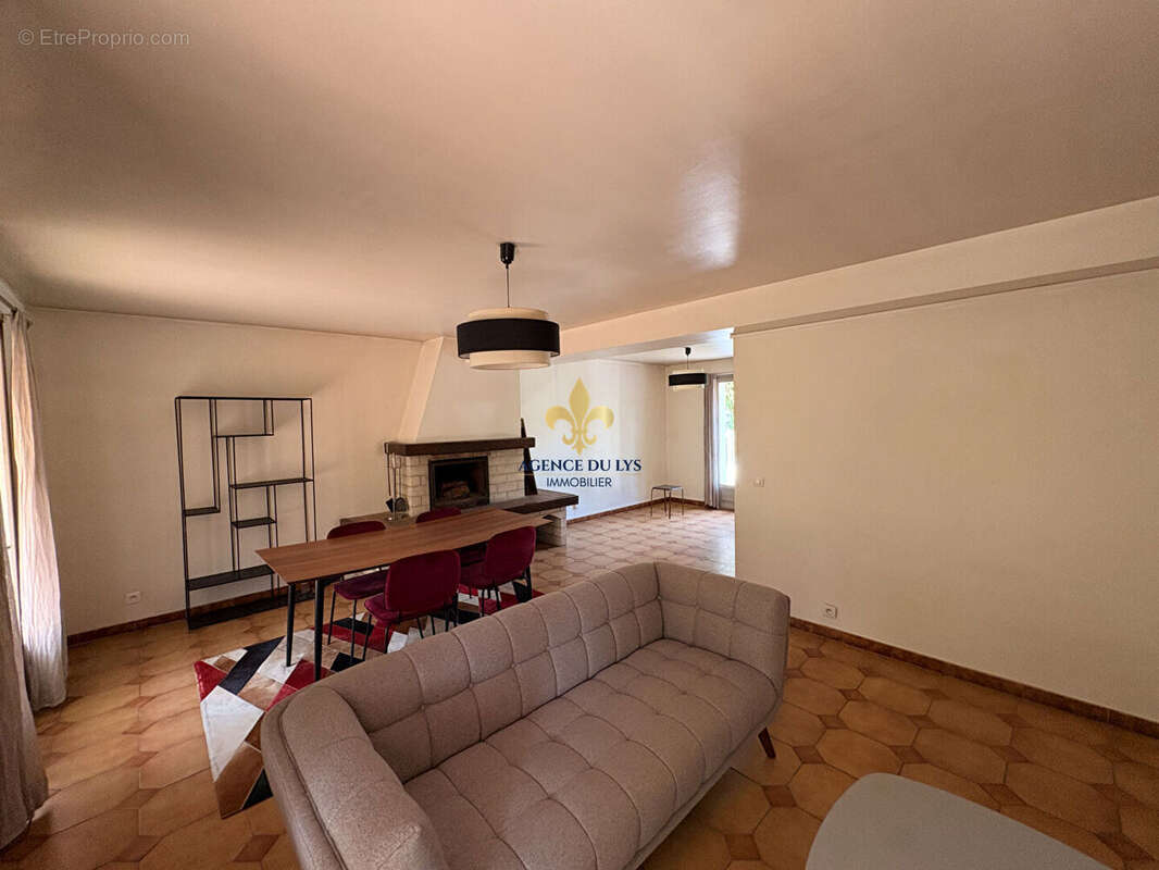 Appartement à GOUVIEUX