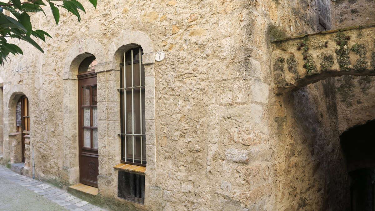Maison à SAINT-GUILHEM-LE-DESERT