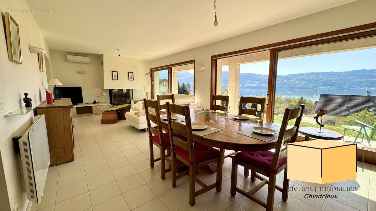 Maison à CHINDRIEUX