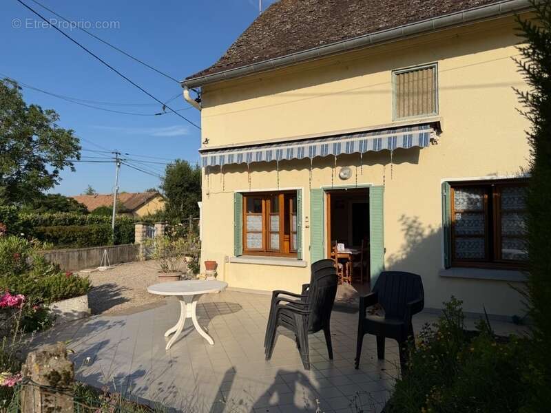 Maison à vendre proche Tournus - Cuisery - 4 pièces-plain-pied- L'ABERGEMENT DE CUISERY (71) à 119 000 € - photo 3