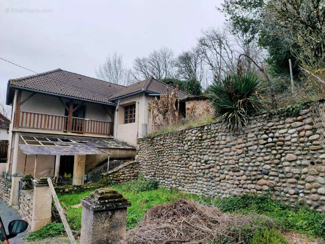 Maison à ALTILLAC