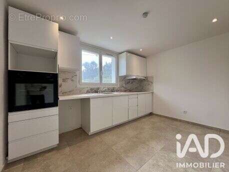 Maison 119 m² à Meounes-Les-Montrieux  - photo 6