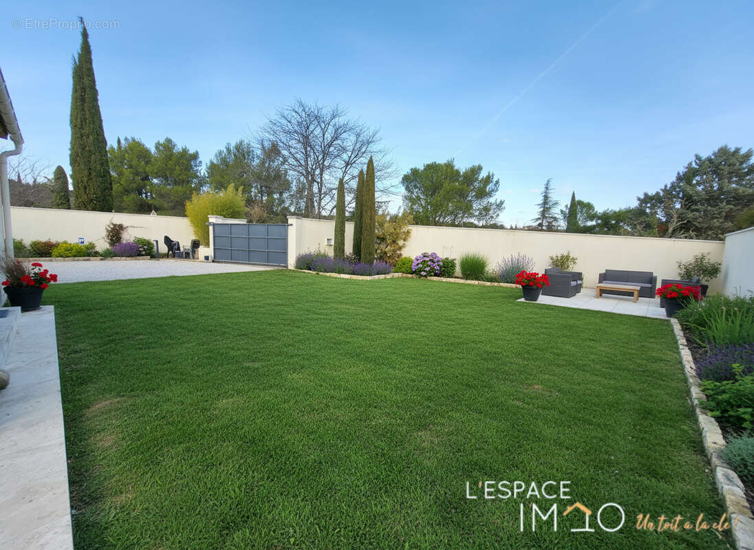 Maison à CABRIERES-D'AVIGNON