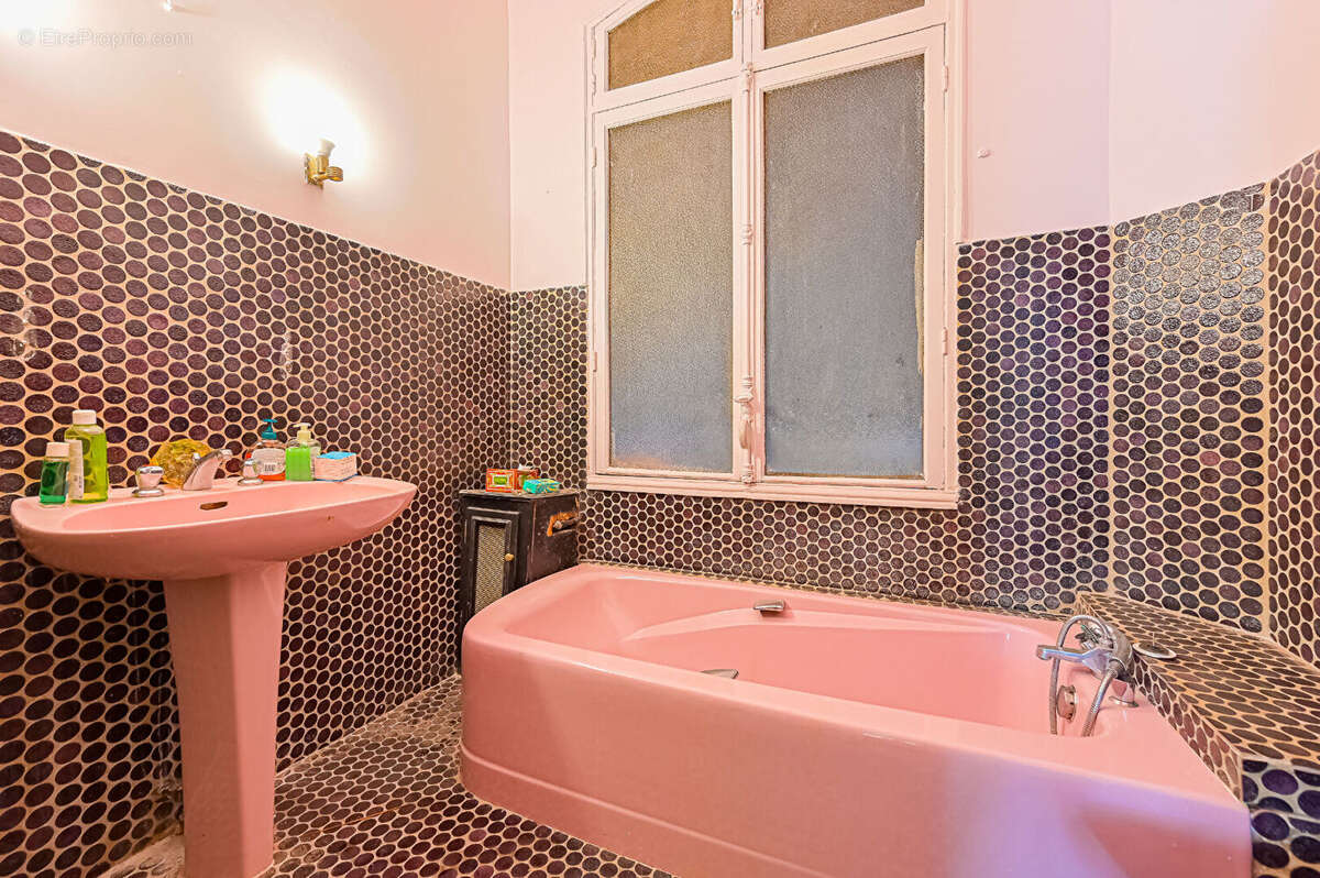 Appartement à PARIS-8E