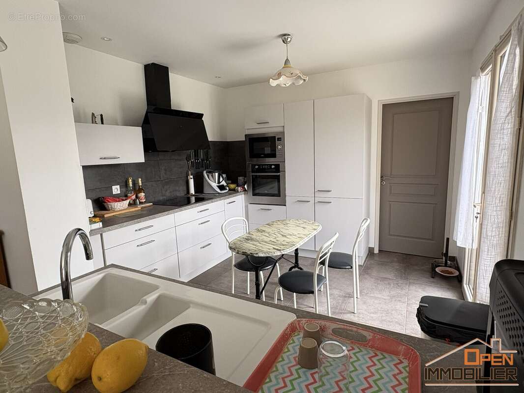 Maison à SAINT-JULIEN-DE-LAMPON