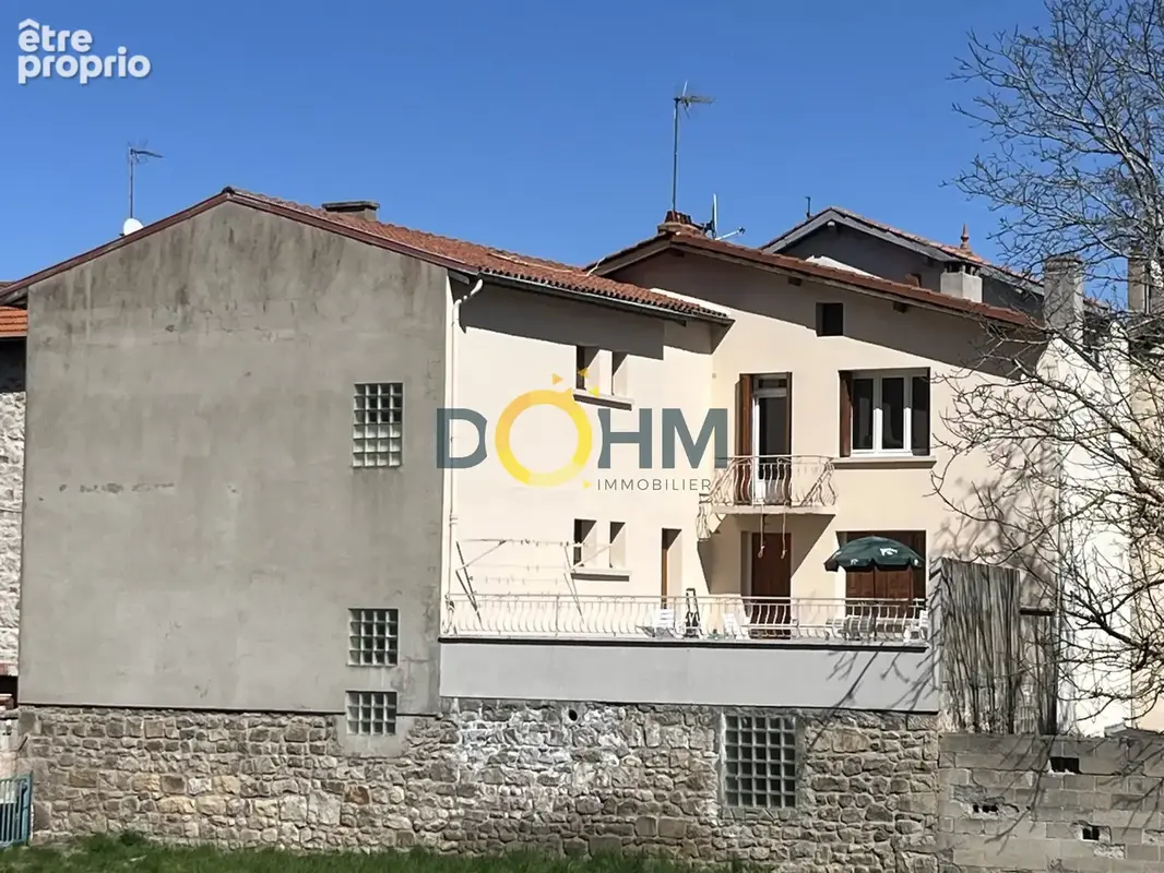 Appartement à SAINT-BONNET-LE-CHATEAU