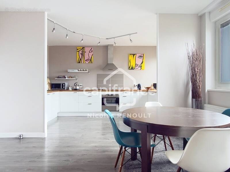Appartement à COURBEVOIE