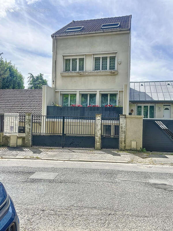 Maison à GROSLAY