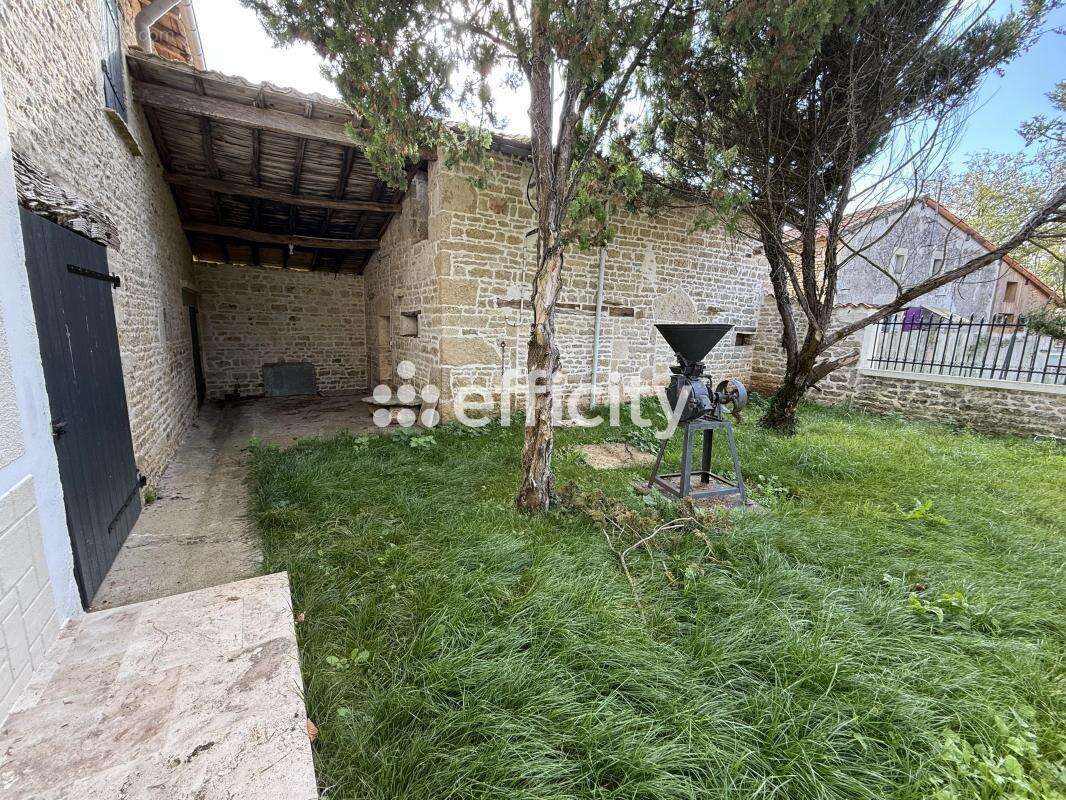 Maison à LA CHAPELLE-POUILLOUX