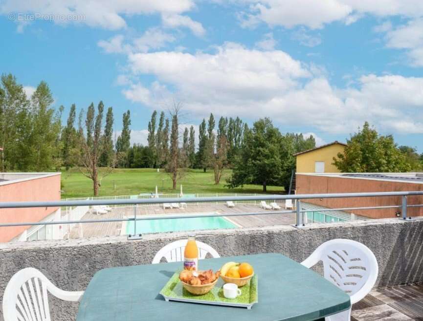 INVESTISSEMENT LOCATIF  RIVIERES  Résidence de tourisme Le Domaine Du Green - 5,49 % de rentabilité - photo 6