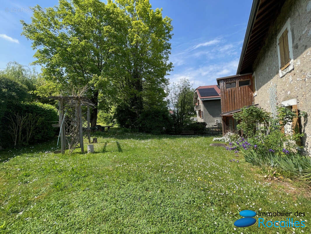 Maison à PERS-JUSSY