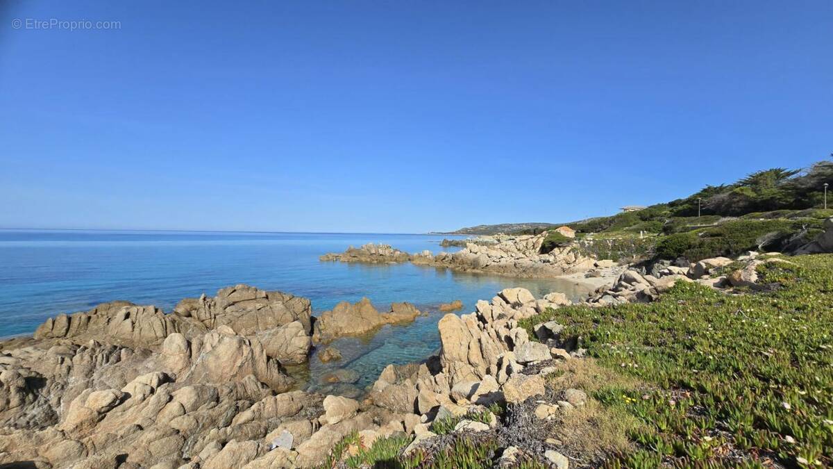 Sartène, sur la plage de Tizzano, maison de 74 m2 avec vue imprenable sur la mer - photo 1