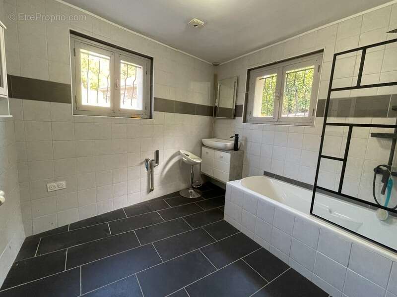 Maison de 67 m² - 4 pieces - grand terrain - photo 9