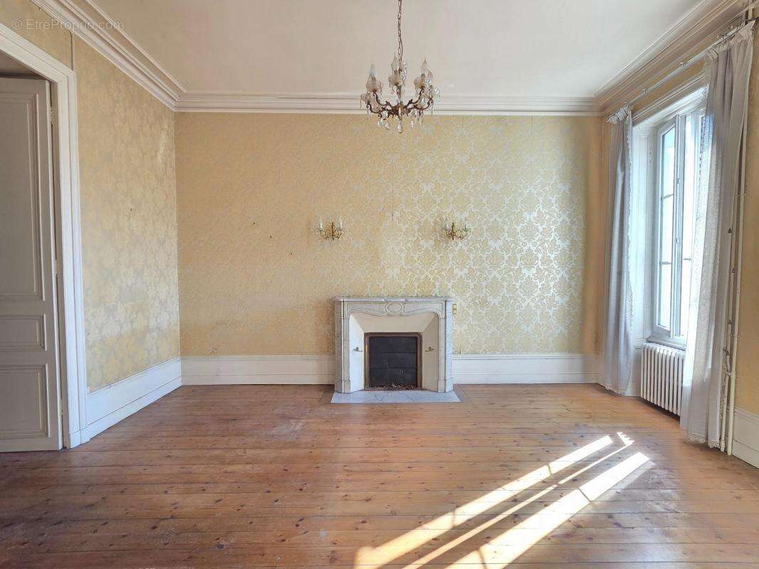 Maison à SAINT-JEAN-D&#039;ANGELY