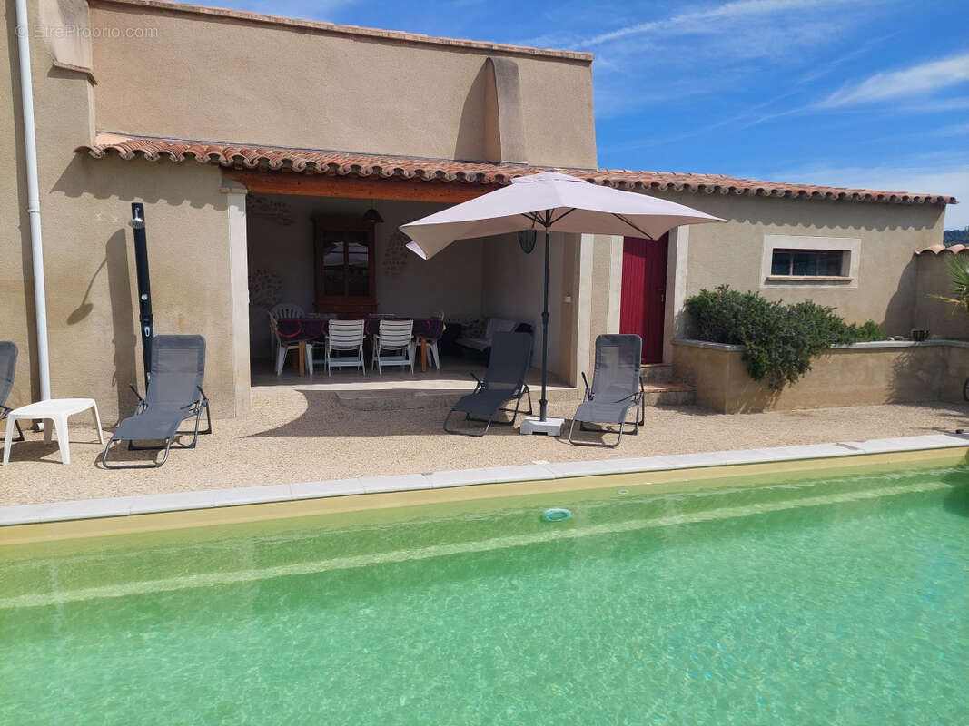 Exclusivite / rasteau, ancienne ferme restauree avec piscine, terrain 1210m2, vue degagee. - photo 9
