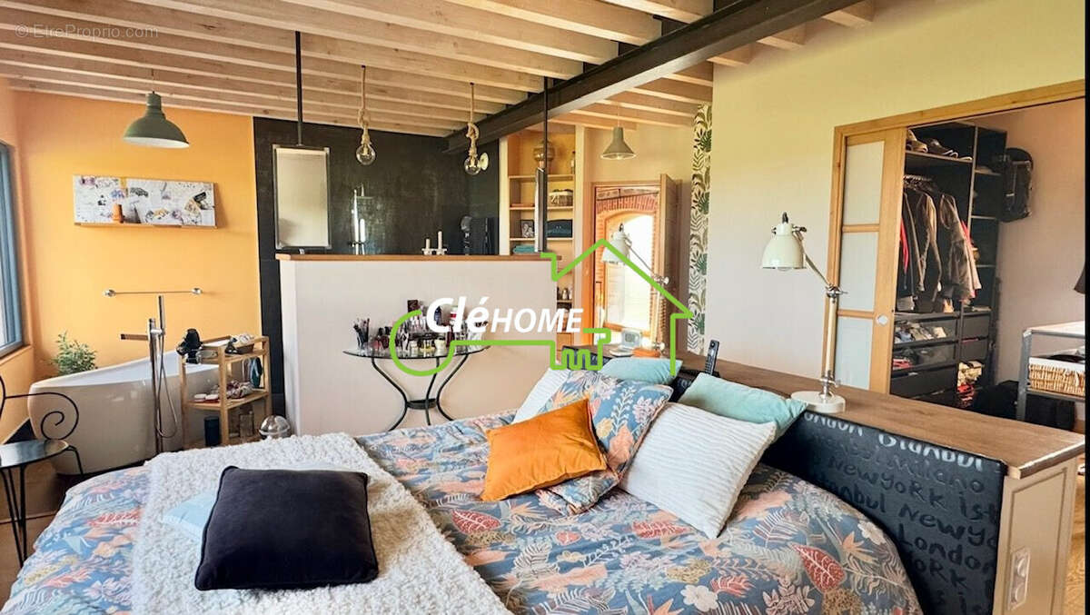 Maison à SAINT-CLEMENT-LES-PLACES