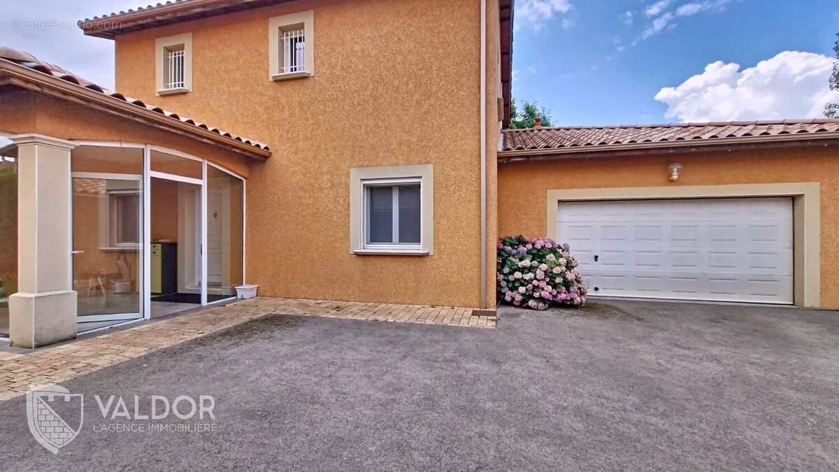 Maison à MONTMERLE-SUR-SAONE