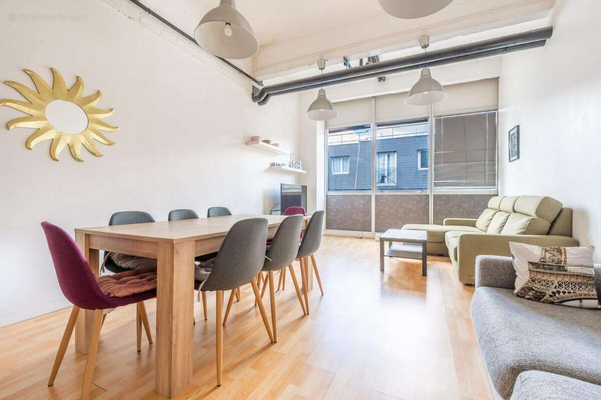 Appartement à LES LILAS