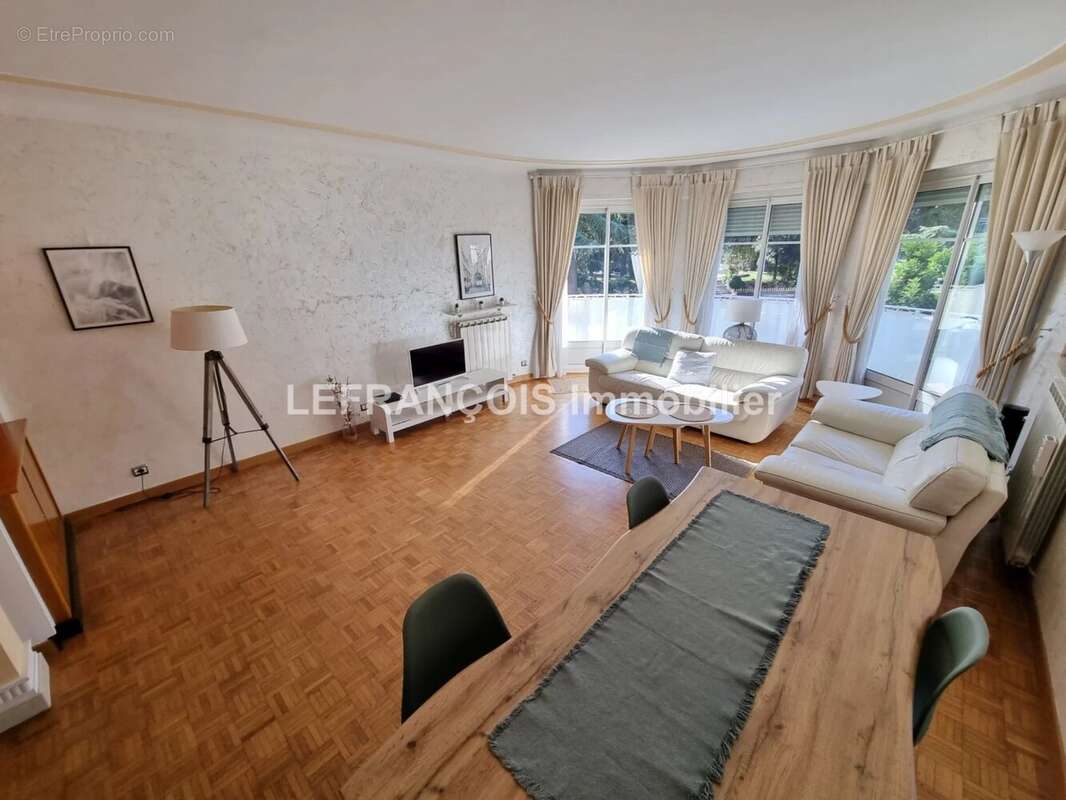 Appartement à LE CANNET