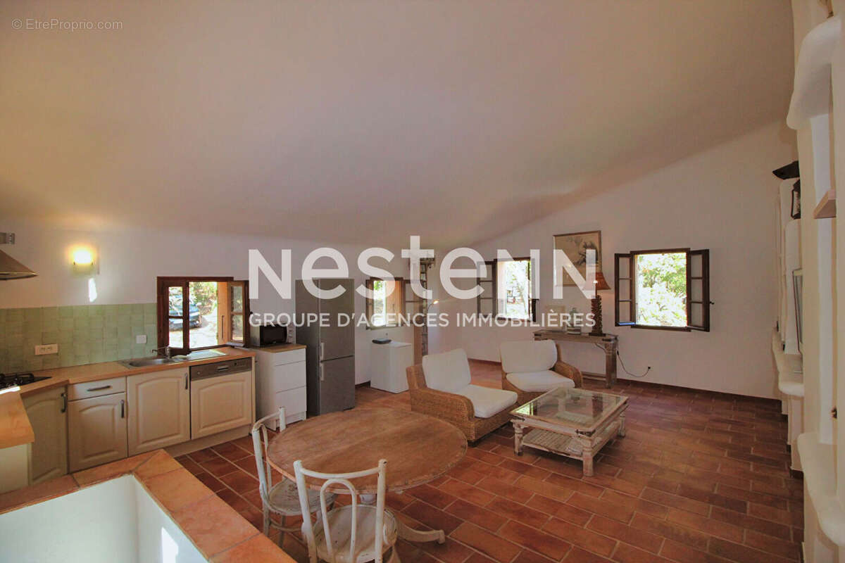 Maison à LA GARDE-FREINET