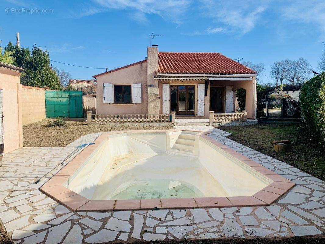 Maison à PEZILLA-LA-RIVIERE