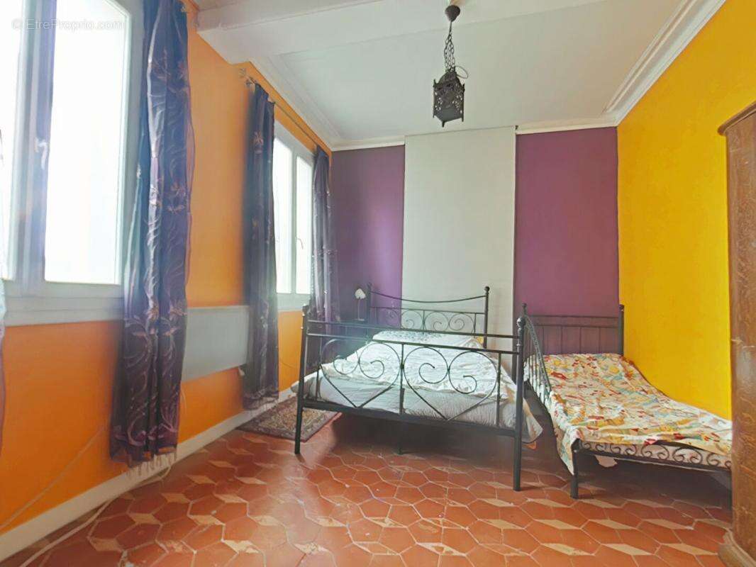Maison Raissac D Aude 9 pièce(s) 220 m2 avec garage et cour - photo 6