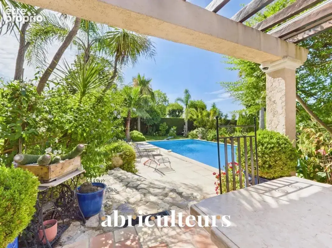Maison familiale avec piscine et jardin avec  5 chambres en vente La Colle-sur-Loup (06480) - photo 18