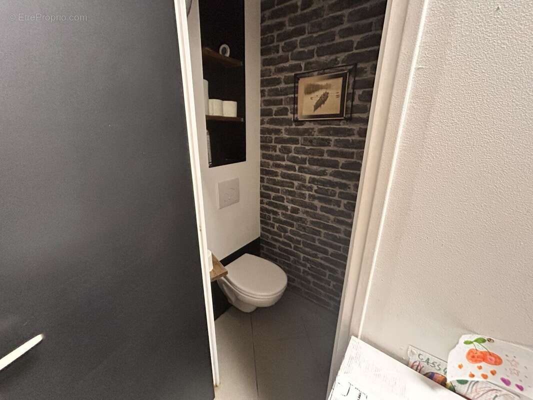 WC2 - Commerce à CAHORS