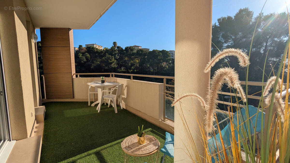 Appartement à SAINT-LAURENT-DU-VAR