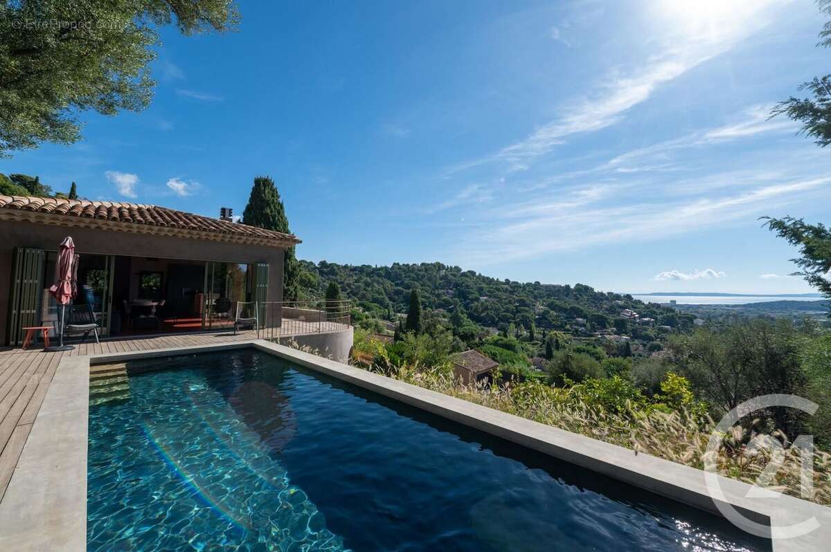 Maison à BORMES-LES-MIMOSAS