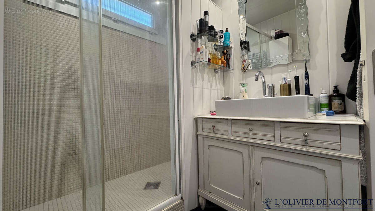 Appartement à NEAUPHLE-LE-CHATEAU