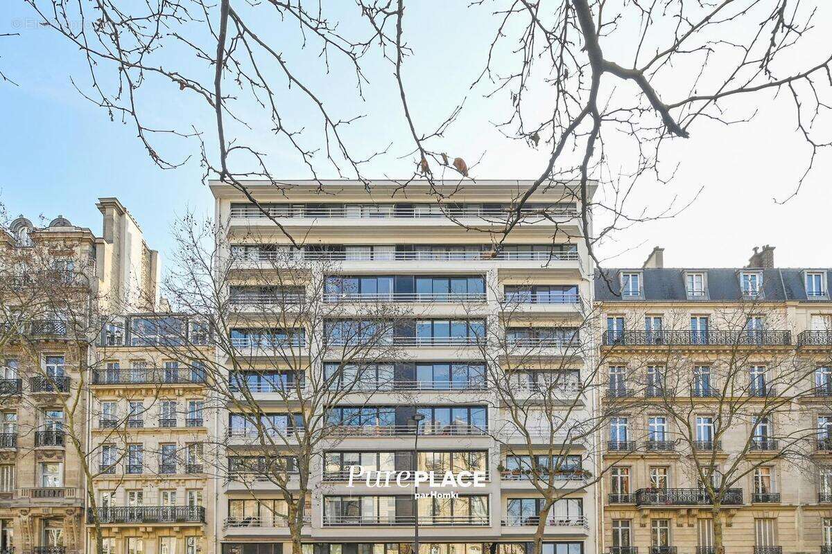 Appartement à PARIS-8E