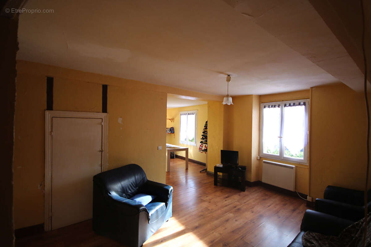 Appartement à OLORON-SAINTE-MARIE