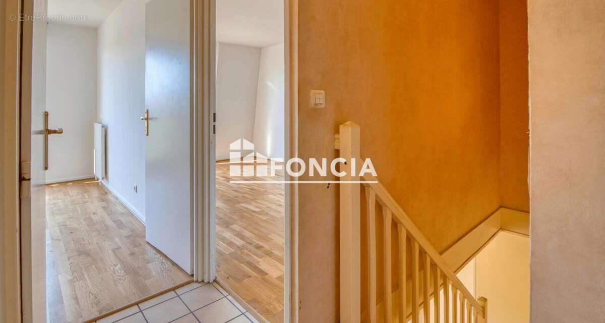 Appartement à VERNEUIL-SUR-SEINE