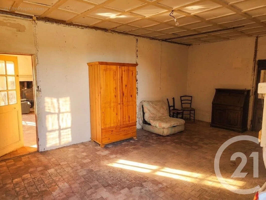 Maison 79 m² à Saint-Bouize  - photo 6