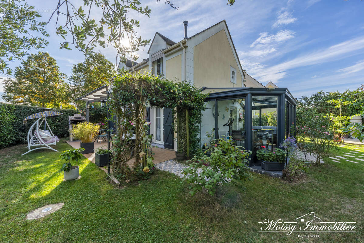 Maison à MOISSY-CRAMAYEL