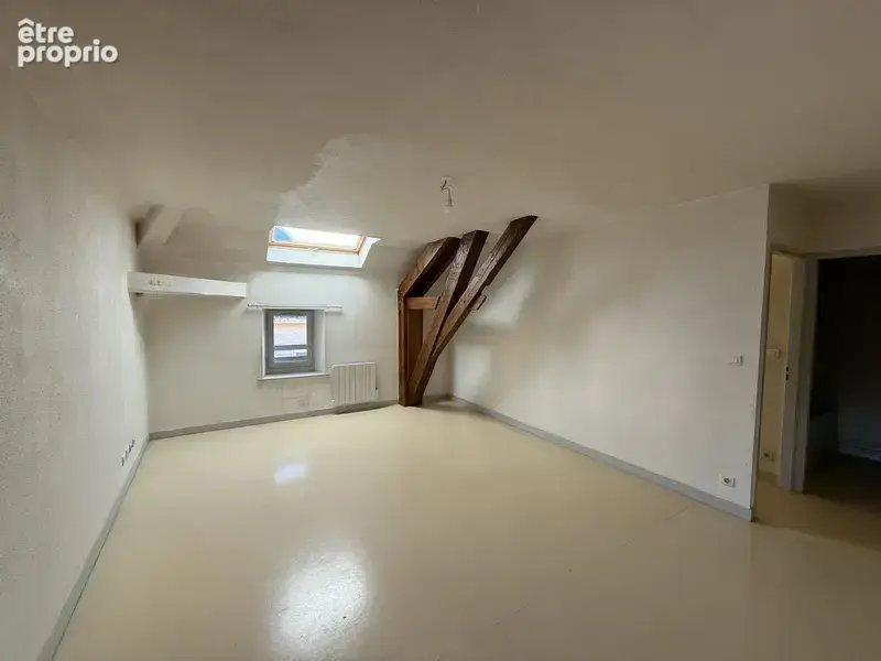 Saint-Claude, centre-ville, Immeuble de rapport   Fort potentiel locatif - 9 lots - photo 3