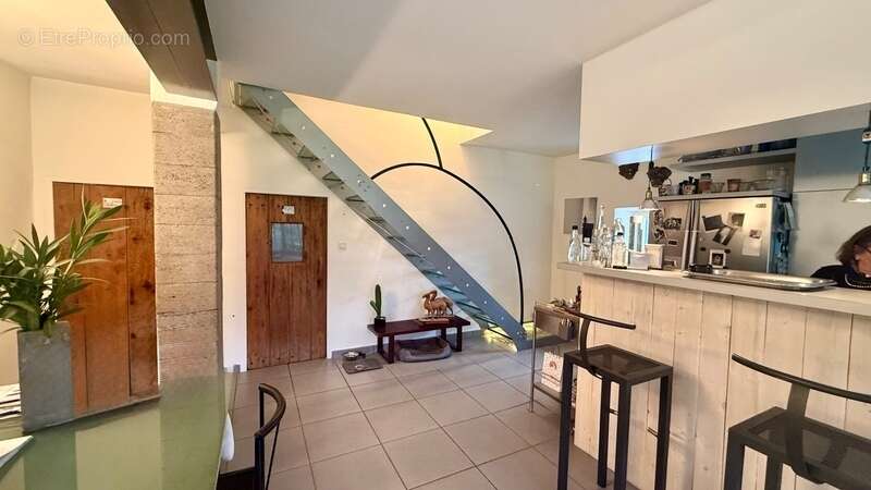 Maison à SUZE-LA-ROUSSE