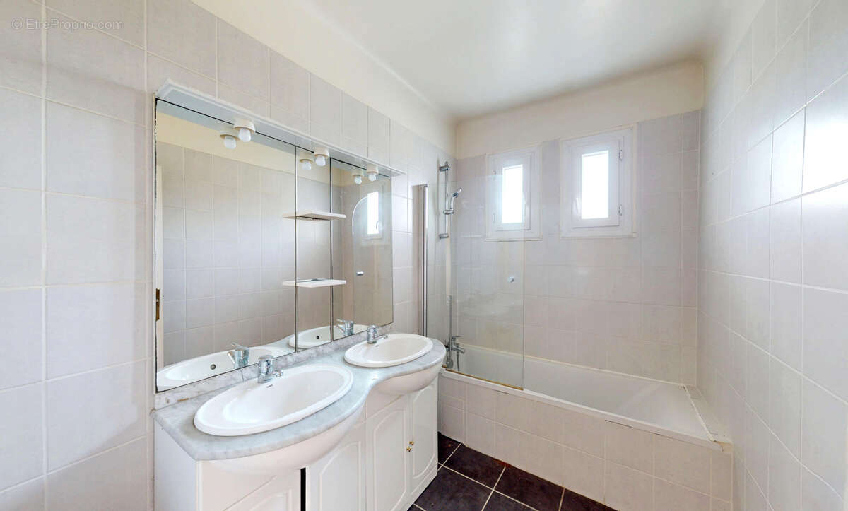 Maison à SAINT-PIERRE-D'IRUBE