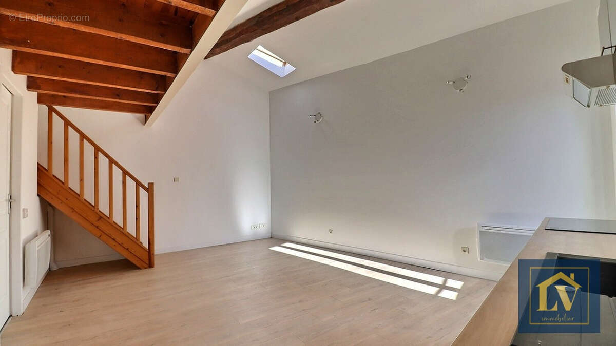 Appartement à PEZILLA-LA-RIVIERE