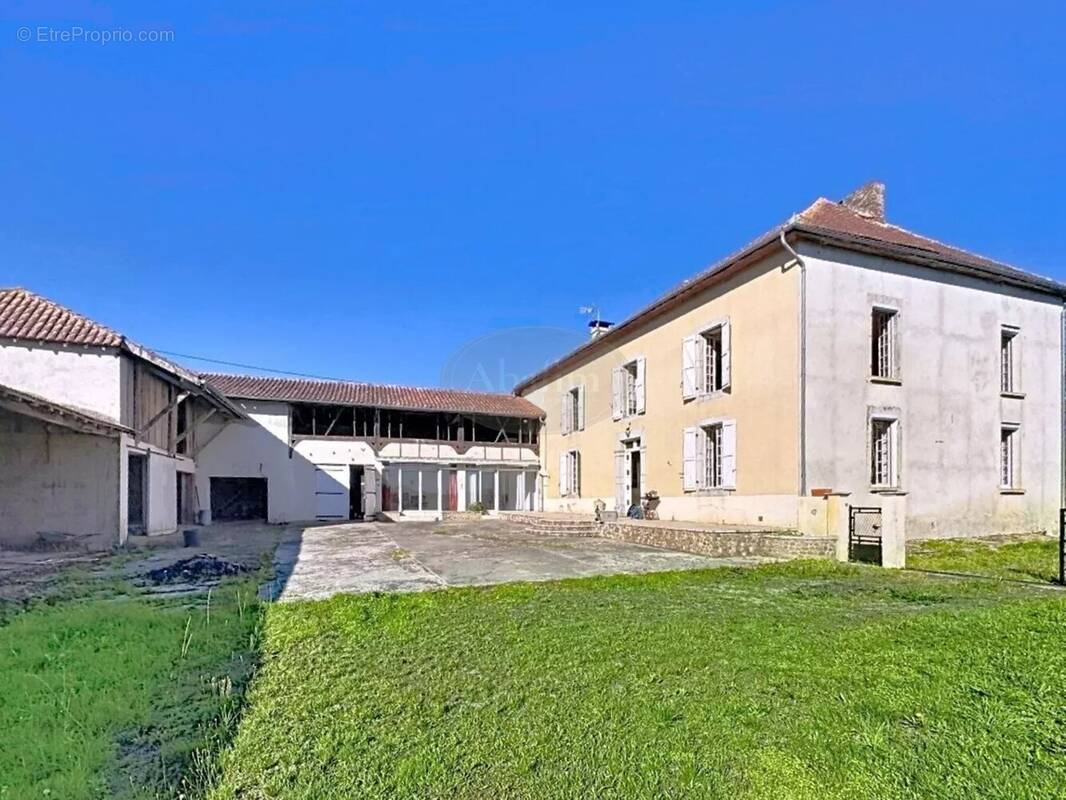 Maison à TRIE-SUR-BAISE