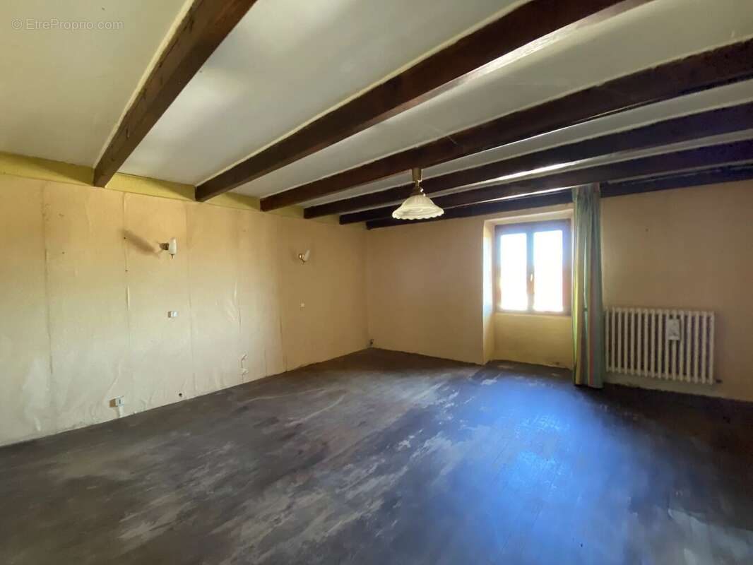 Maison à PEYRAT-DE-BELLAC
