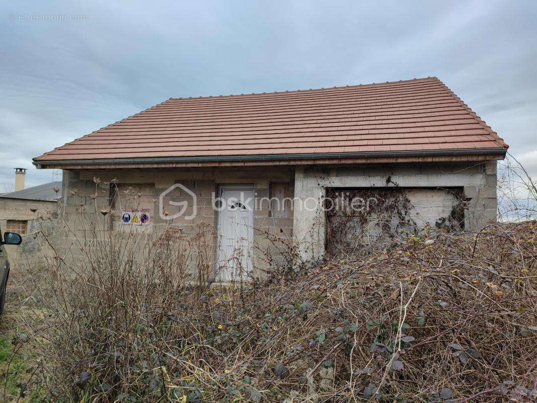 Maison à PONT-SUR-YONNE